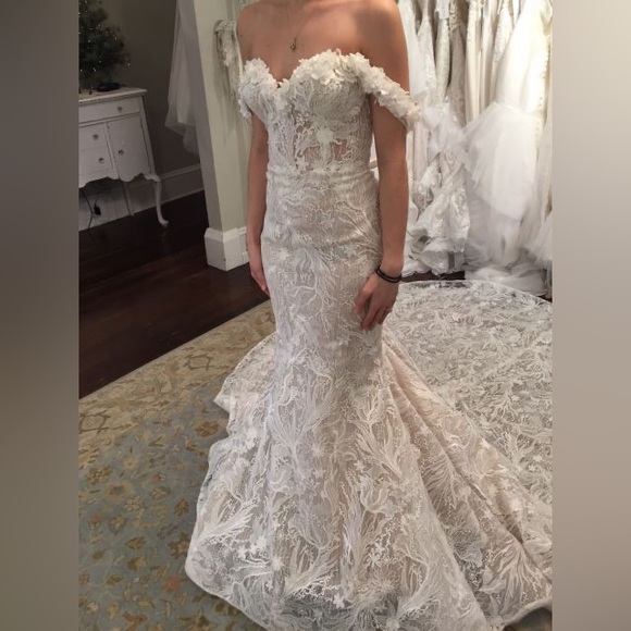 Enzoani Odette Embroidered Floral Lace Wedding Gown Brand New Unaltered size 2 - Picture 11 of 13